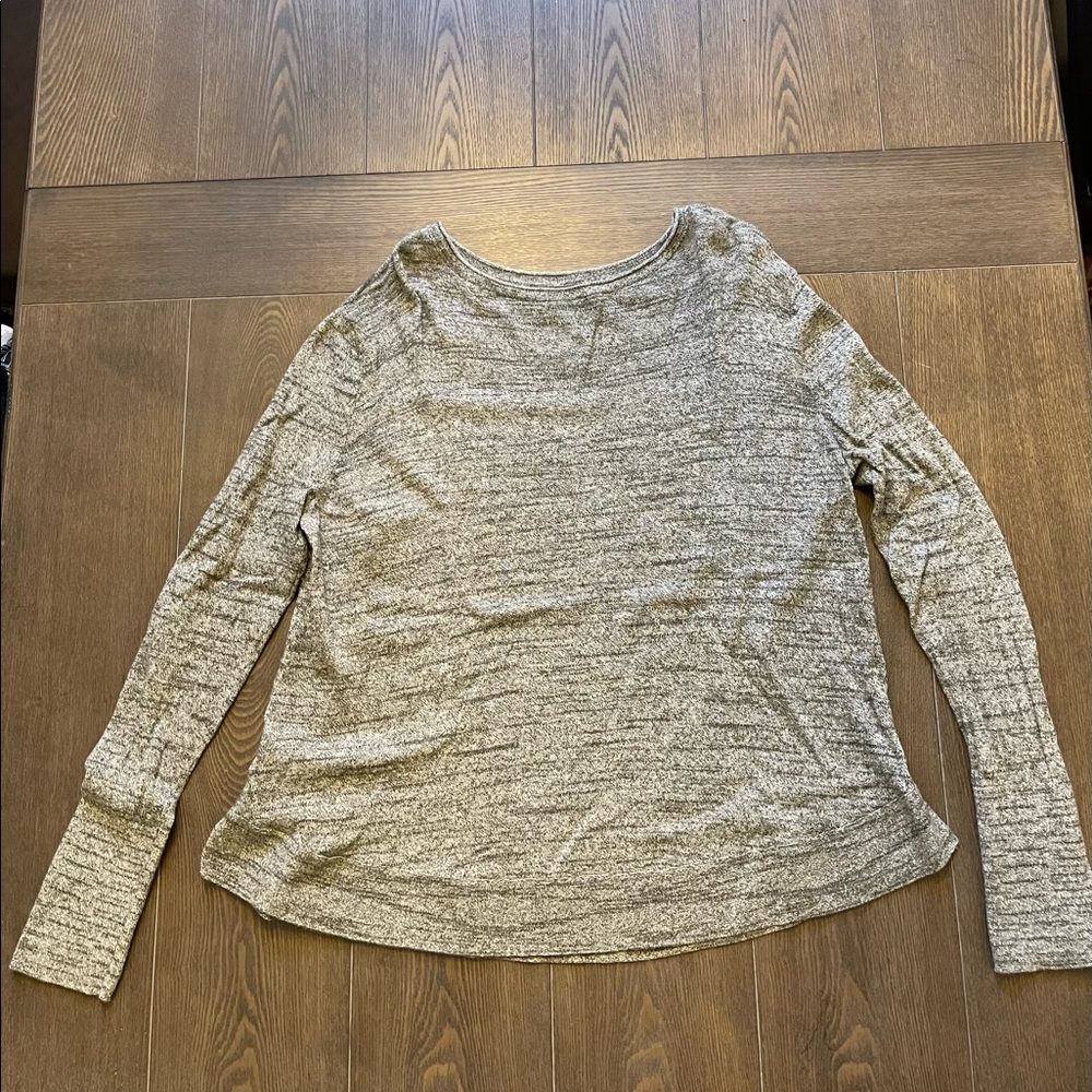 Lou & Grey Soft Long Sleeve Women’s Top.  Size Medium.